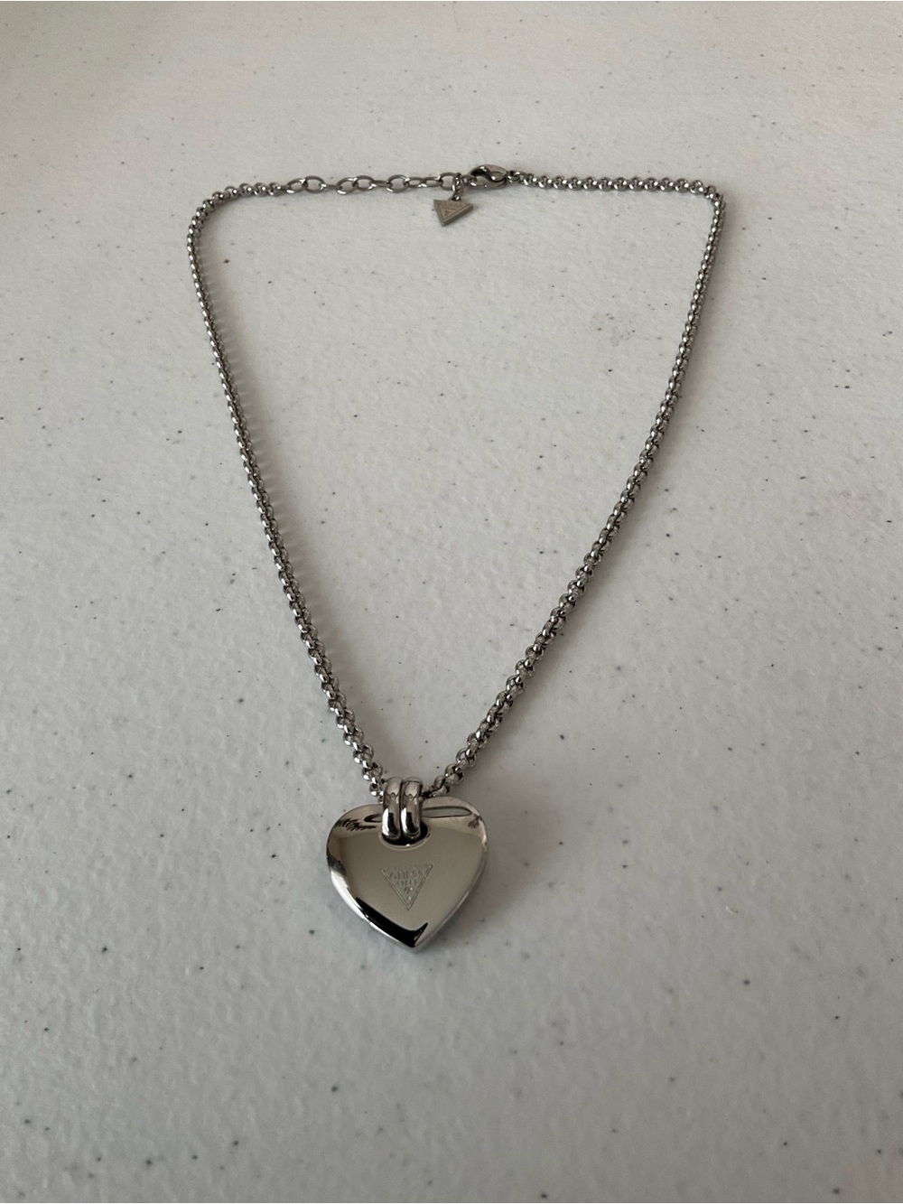 Guess Silver Heart Pendant Choker Necklace - Shiny Silver Tone
